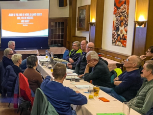 29 Teilnehmende bei der Mitgliederversammlung | Foto: Martin Hüttemann