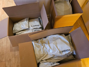 Die Lieferkartons stapeln sich | Foto: M. Sandner